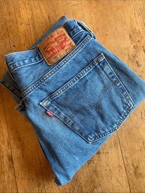 Levi’s 501 Men's Straight Jeans in Light Blue Denim